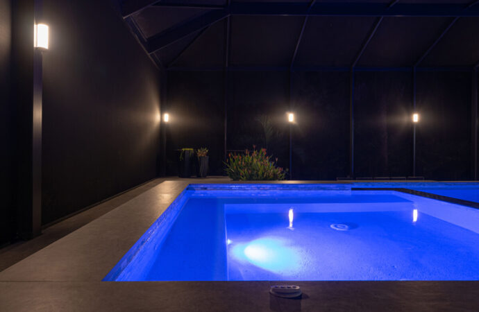 Underwater lighting Services-Hardscape Contractors of Boca Raton